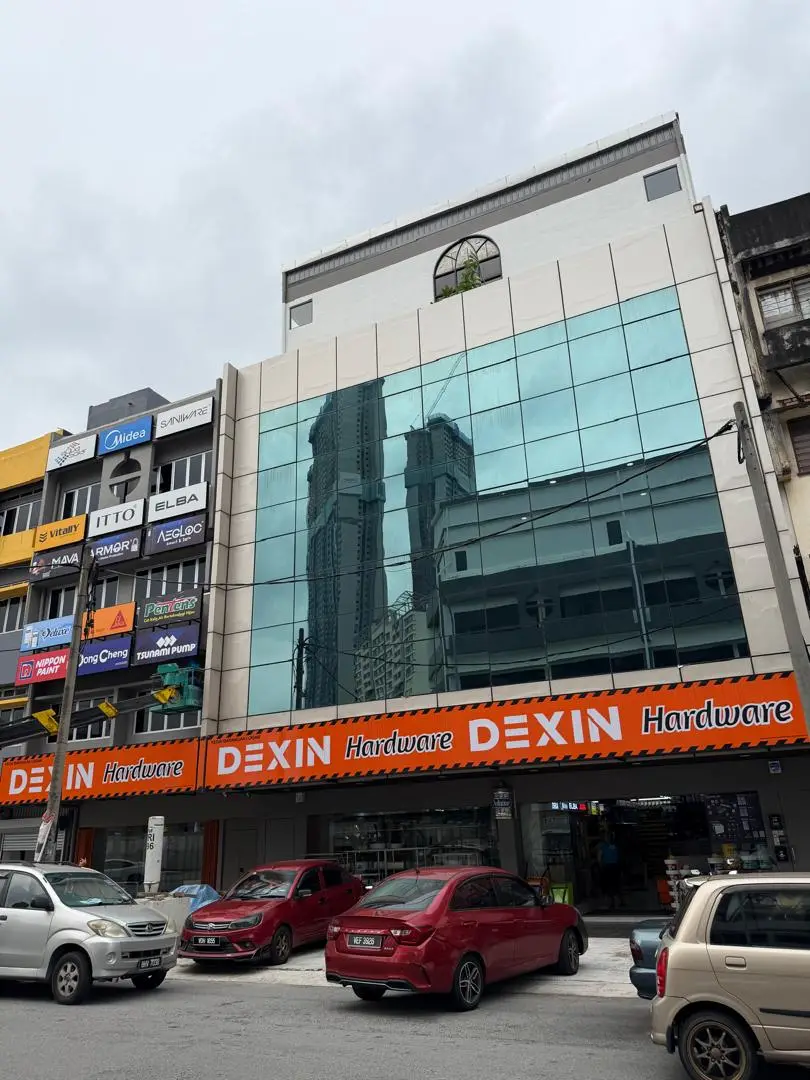 Shopfront of Dexin Hardware - Cheras Maluri in Kuala Lumpur