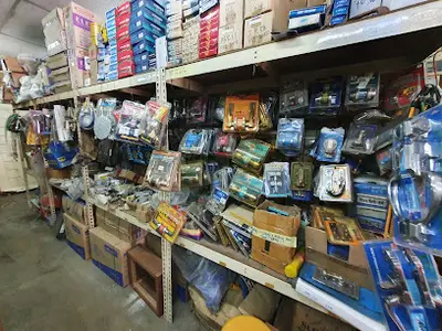 Lian Huat Hardware Timber Trading 联发五金木材贸易 in Kuala Lumpur, photo 2