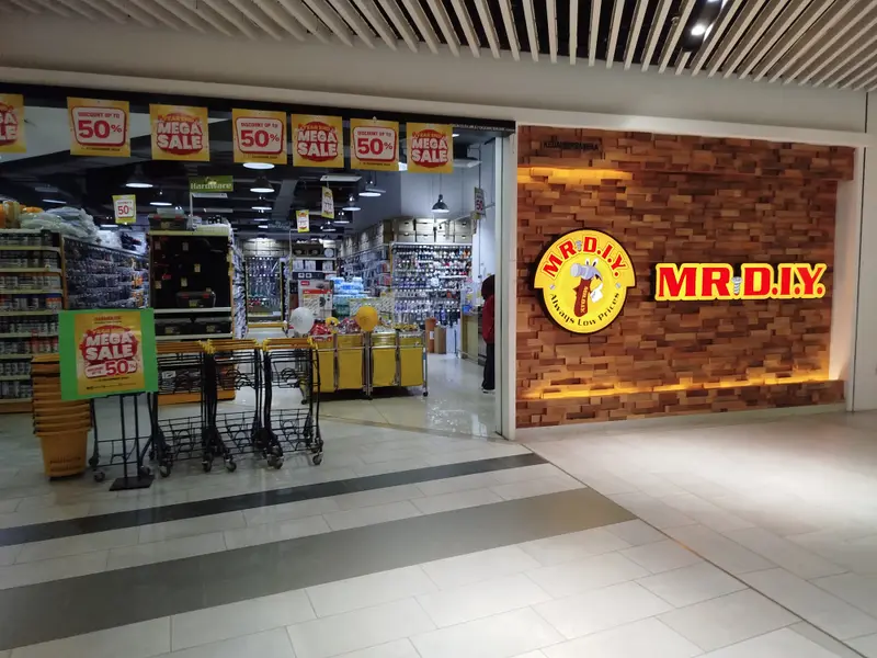 Shopfront of MR.DIY